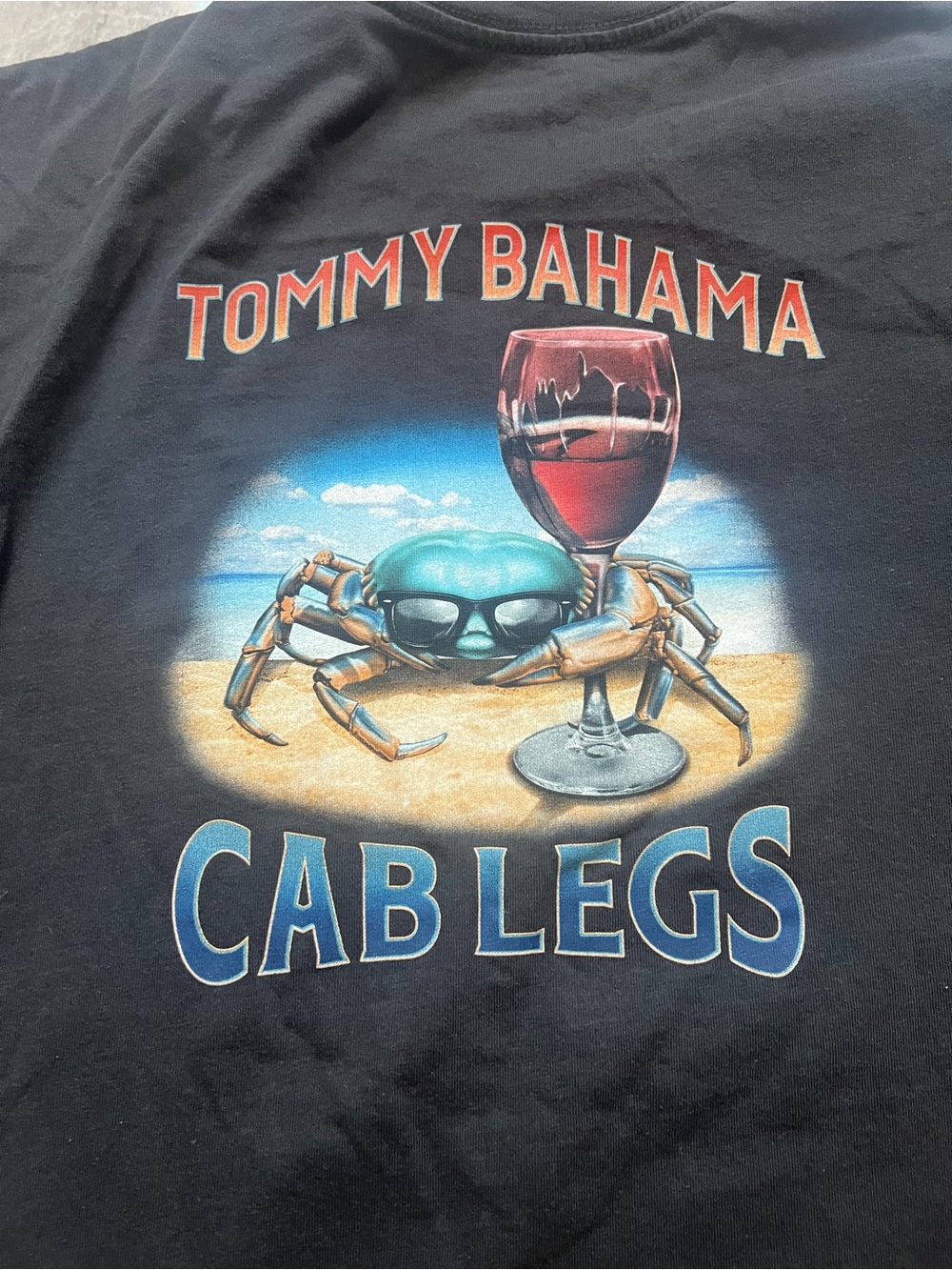 Tommy Bahama Men's Cab Legs Wine Crab Graphic T-Shirt Black Crewneck UPF 30 UV L